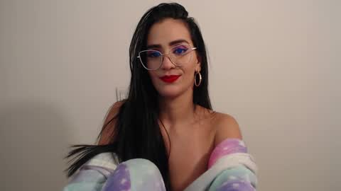 Snapshot of karlota_hank chatting on 01.19.25 Karlis online show from 01.19.25