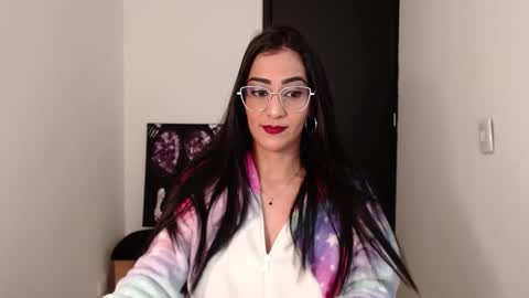 Snapshot of karlota_hank chatting on 09.18.25 Karlis online show from 09.18.25