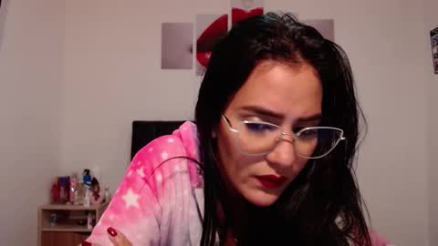 Snapshot of karlota_hank chatting on 10.16.25 Karlis online show from 10.16.25