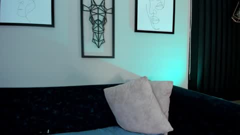 karo_linee online show from 01.22.25