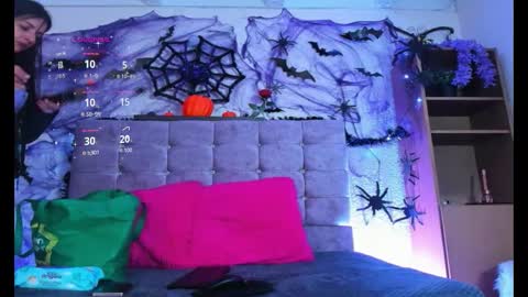 Karol online show from 10.13.25