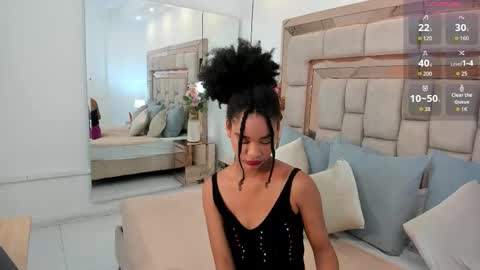 Snapshot of karolebonyy chatting on 11.02.25 Karol online show from 11.02.25