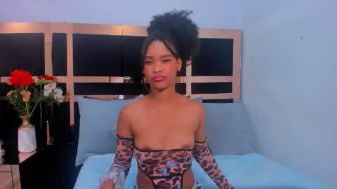 Snapshot of karolebonyy chatting on 11.17.25 Karol online show from 11.17.25