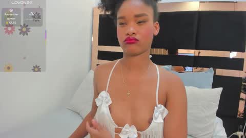 Snapshot of karolebonyy chatting on 11.29.25 Karol online show from 11.29.25