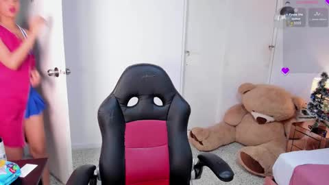 Snapshot of karolebonyy chatting on 12.01.25 Karol online show from 12.01.25