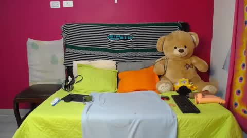 Snapshot of karolhot916 chatting on 01.28.25 karol online show from 01.28.25