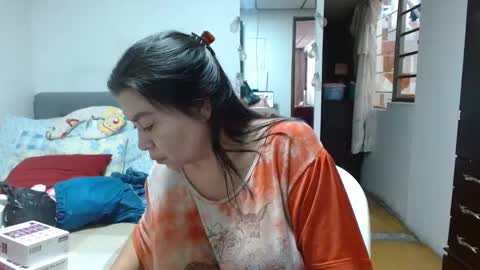 Snapshot of karolhot_x chatting on 01.18.25 karol online show from 01.18.25