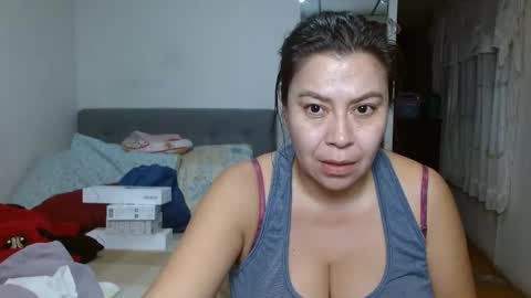 Snapshot of karolhot_x chatting on 01.30.25 karol online show from 01.30.25