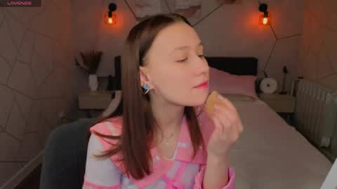 Karolina online show from 04.14.26