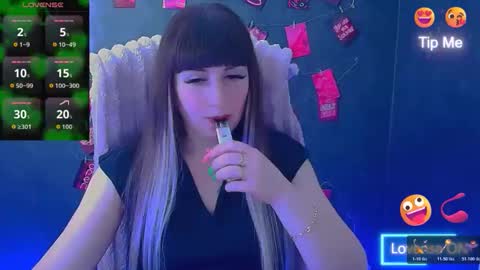 Caroline online show from 05.15.26