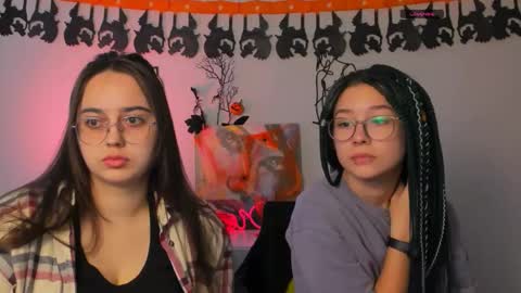 Snapshot of karolina_vendi chatting on 10.31.25 karolina_vendi online show from 10.31.25