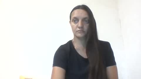 Snapshot of karolinacel chatting on 09.10.25 karolinacel online show from 09.10.25