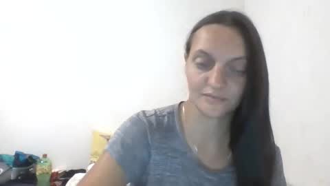 Snapshot of karolinacel chatting on 09.17.25 karolinacel online show from 09.17.25