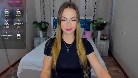 Snapshot of karolinasykes chatting on 09.10.25 Karolina online show from 09.10.25