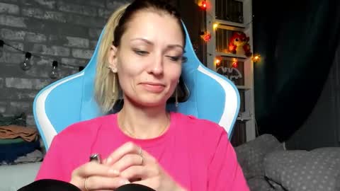 karoline121 online show from 12.15.25