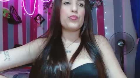 karoline_lov2 online show from 11.03.25