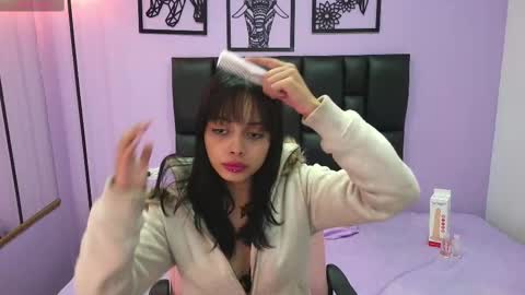 Snapshot of karoline_torres chatting on 09.17.25 Karoline online show from 09.17.25