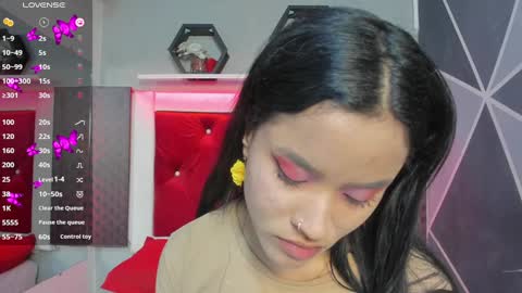 Snapshot of karoll014 chatting on 01.07.25 Karol online show from 01.07.25