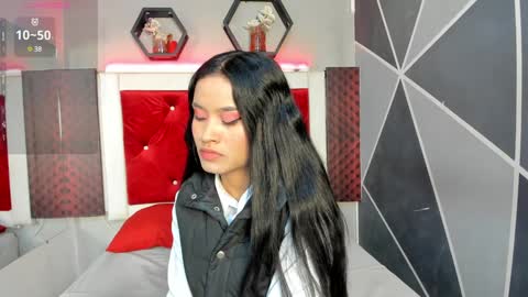 Snapshot of karoll014 chatting on 02.01.25 Karol online show from 02.01.25