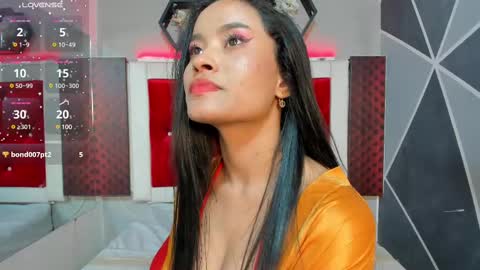 Snapshot of karoll014 chatting on 02.11.25 Karol online show from 02.11.25