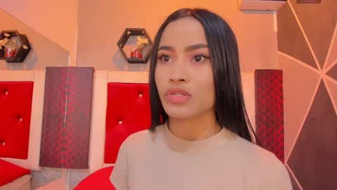 Snapshot of karoll014 chatting on 10.17.25 Karol online show from 10.17.25