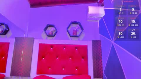 Snapshot of karoll014 chatting on 10.22.25 Karol online show from 10.22.25