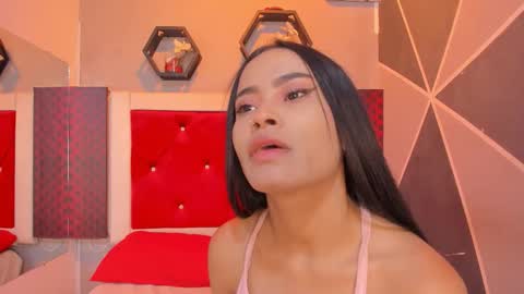 Snapshot of karoll014 chatting on 10.25.25 Karol online show from 10.25.25