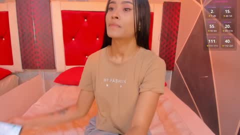 Snapshot of karoll014 chatting on 10.28.25 Karol online show from 10.28.25