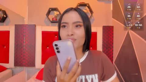 Snapshot of karoll014 chatting on 10.29.25 Karol online show from 10.29.25