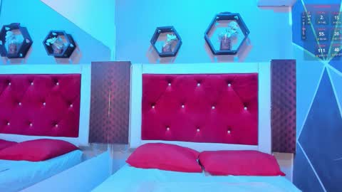 Snapshot of karoll014 chatting on 11.10.25 Karol online show from 11.10.25