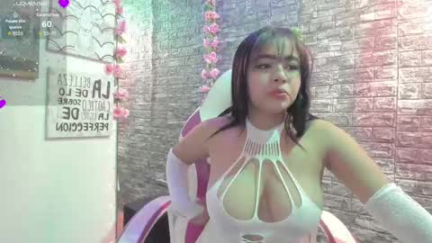 Snapshot of karoll__sex chatting on 10.10.25 KAROLL online show from 10.10.25