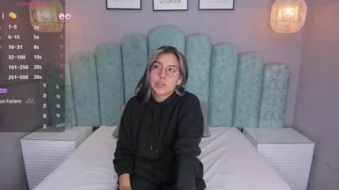 Snapshot of karoll_santos chatting on 12.19.24 Karol Santos online show from 12.19.24