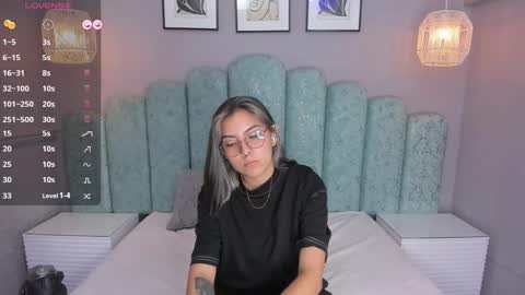 Snapshot of karoll_santos chatting on 12.20.24 Karol Santos online show from 12.20.24