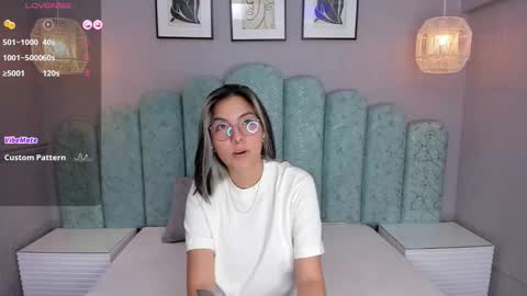 Snapshot of karoll_santos chatting on 02.20.25 Karol Santos online show from 02.20.25