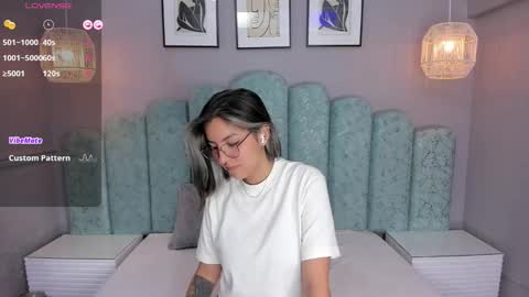 Snapshot of karoll_santos chatting on 02.20.25 Karol Santos online show from 02.20.25