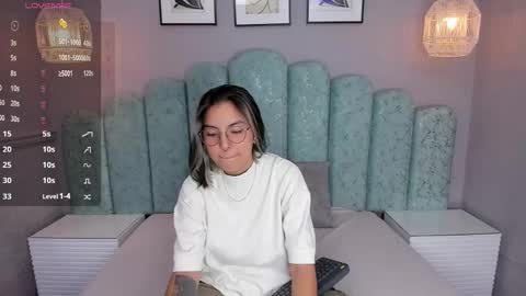 Snapshot of karoll_santos chatting on 02.22.25 Karol Santos online show from 02.22.25