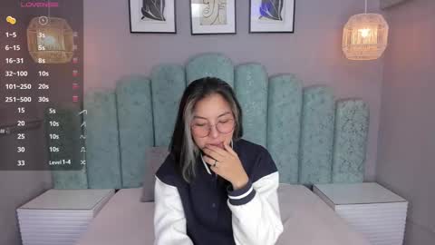 Snapshot of karoll_santos chatting on 02.23.25 Karol Santos online show from 02.23.25