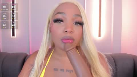 Karol online show from 10.21.25