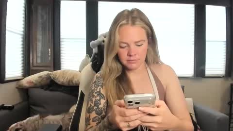 Kitty Kat online show from 04.21.26