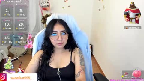 Snapshot of kat_ly_chan chatting on 12.24.24 Kat online show from 12.24.24