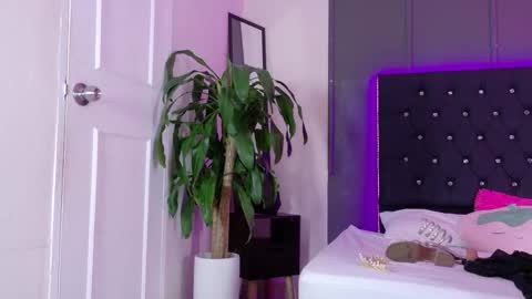 kataaleya__12 online show from 11.14.25