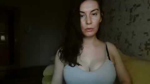 Snapshot of katalinaqe chatting on 09.10.25 KatalinaQE online show from 09.10.25