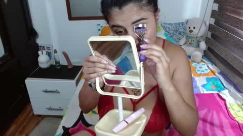 Snapshot of kate_bella chatting on 10.30.25 katerine online show from 10.30.25