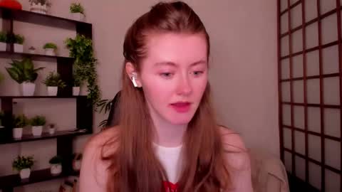 Snapshot of kate_cuddle chatting on 04.27.26 Kate online show from 04.27.26