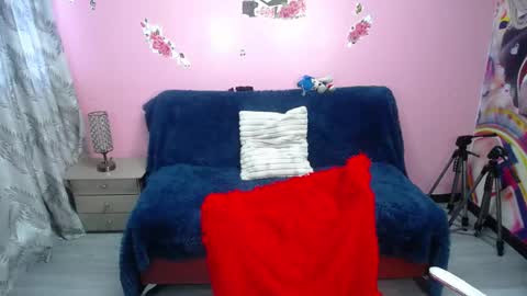 Snapshot of kate_lawrence_ chatting on 12.10.24 kate_lawrence_ online show from 12.10.24