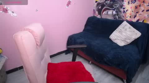 Snapshot of kate_lawrence_ chatting on 02.07.25 kate_lawrence_ online show from 02.07.25