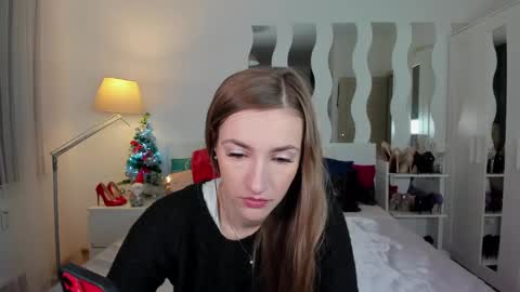 kate_redgar online show from 01.03.25
