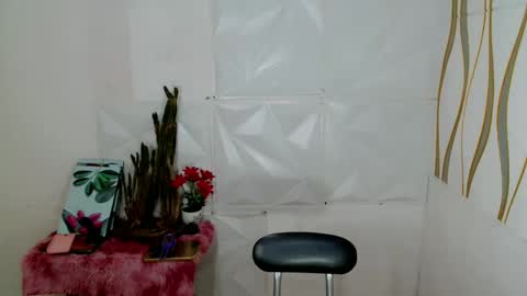 Snapshot of kate_romance chatting on 12.23.24 Kate online show from 12.23.24