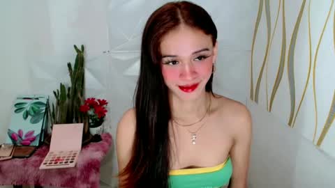 Snapshot of kate_romance chatting on 12.26.24 Kate online show from 12.26.24