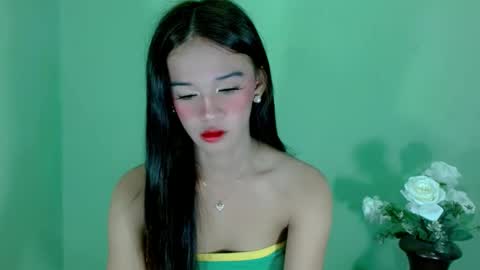 Snapshot of kate_romance chatting on 01.08.25 Kate online show from 01.08.25